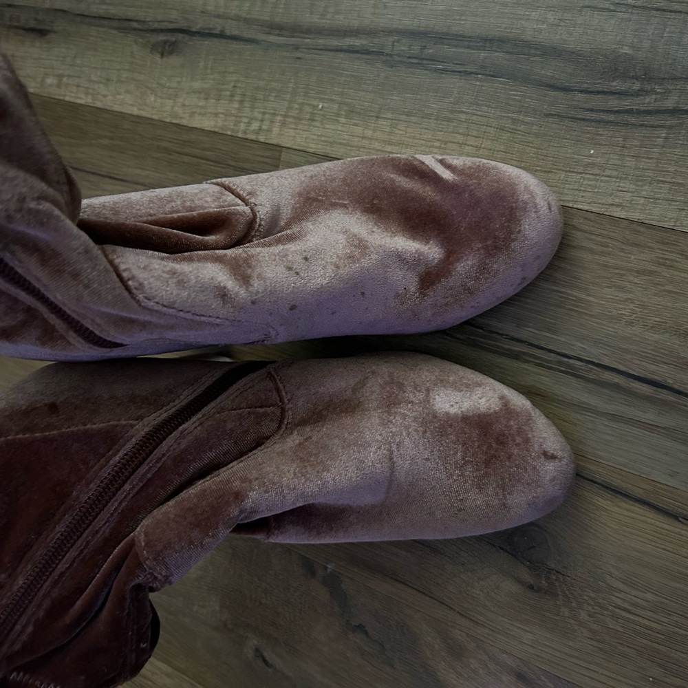 Steve Madden Blush Velvet Booties 5.5 - Picture 4 of 4